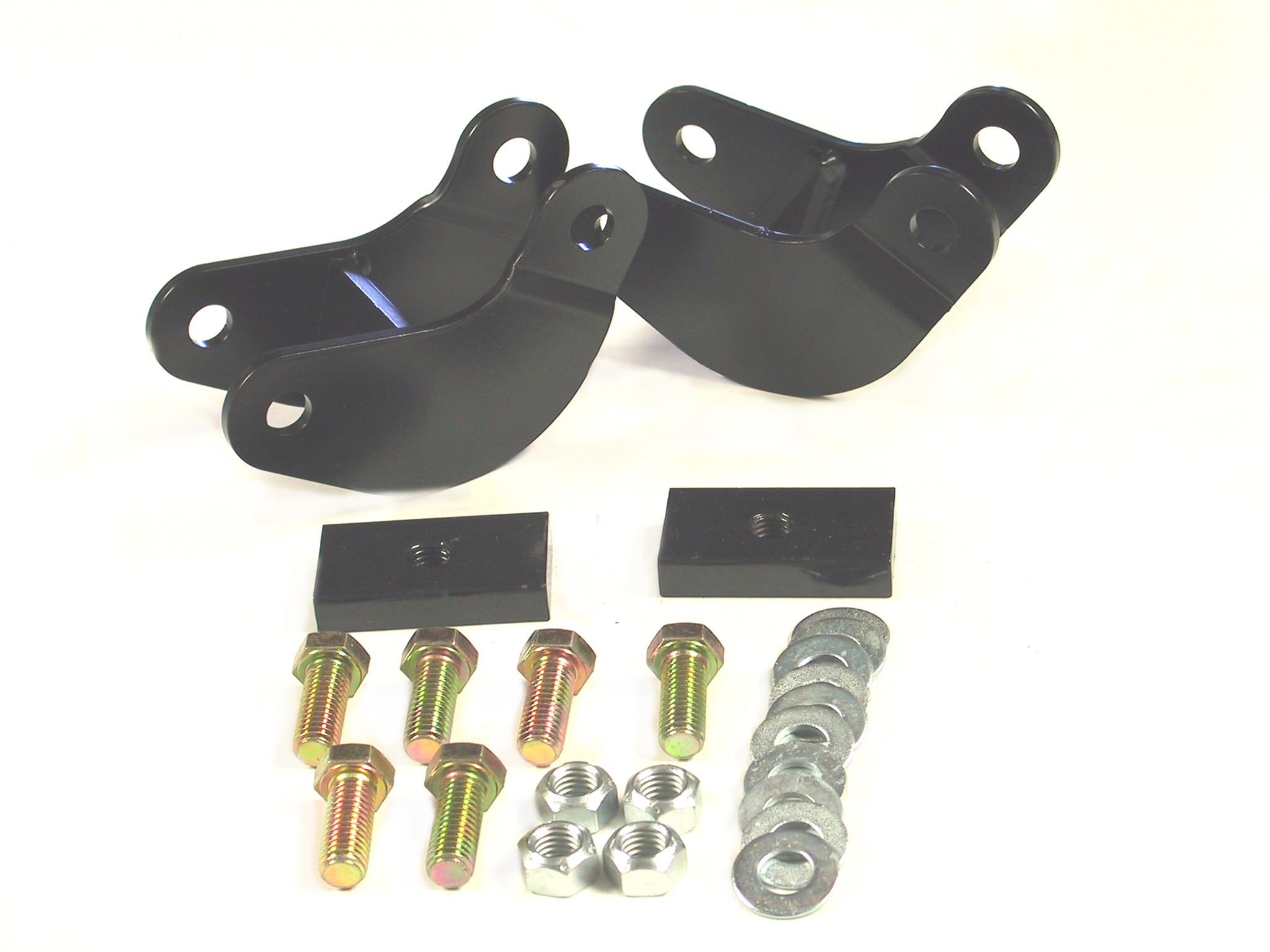 MCG33070 2003SE (01-06 TAHOE/SUB/AVAL. REAR SHOCK EXTENDERS)