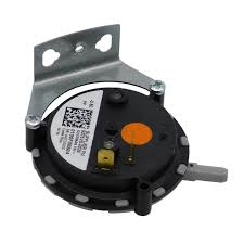 Goodman B1370142 Goodman Pressure Switch .60 Wc B1370142